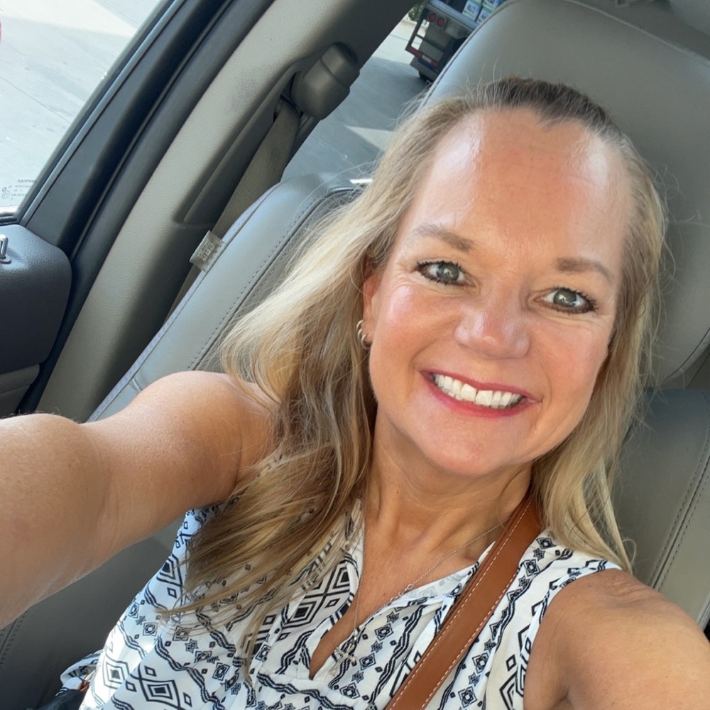 Meet your Posher, Angela